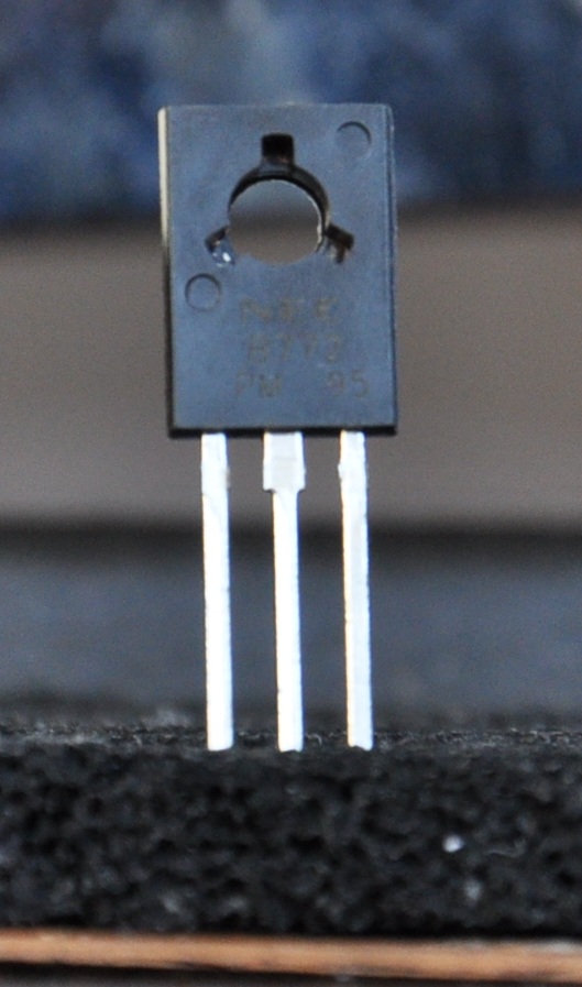 2SB772