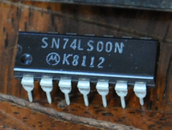 74LS00