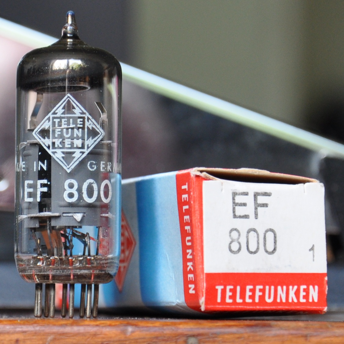 EF 800