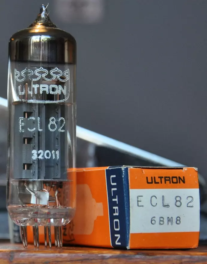 ECL 82