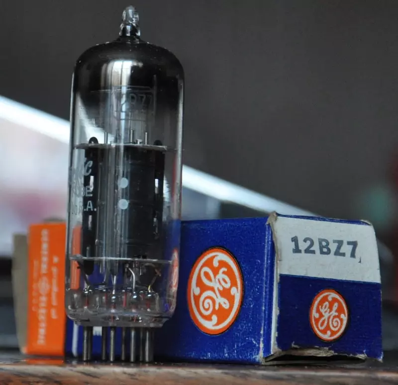 Double Triode 12BZ7