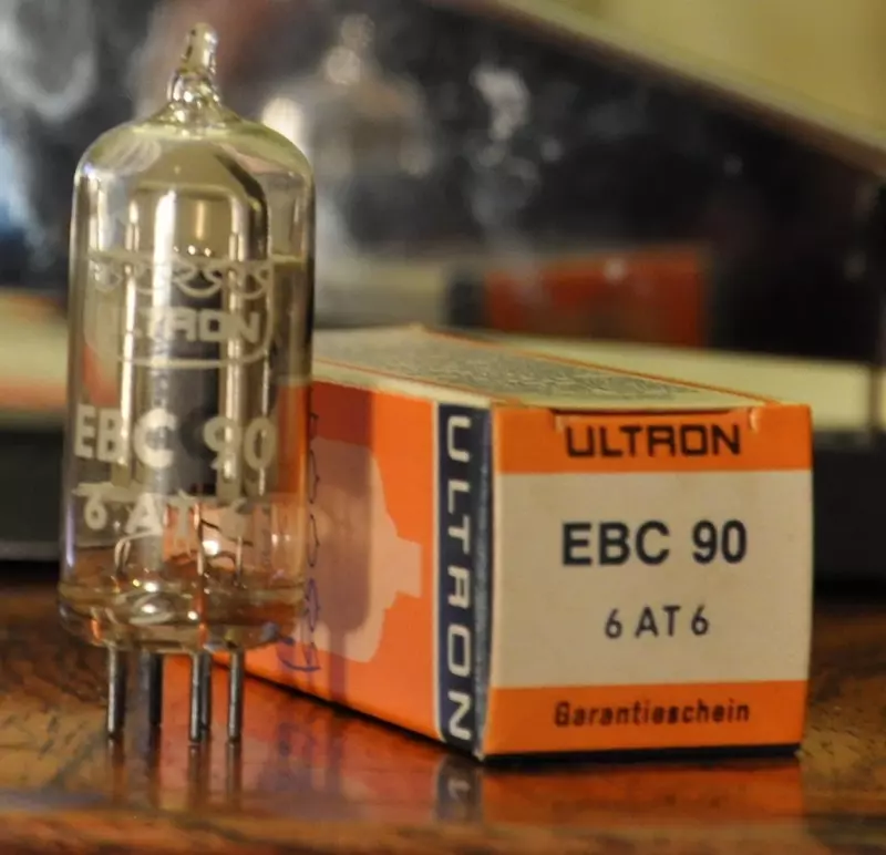 Triode Double diode EBC 90