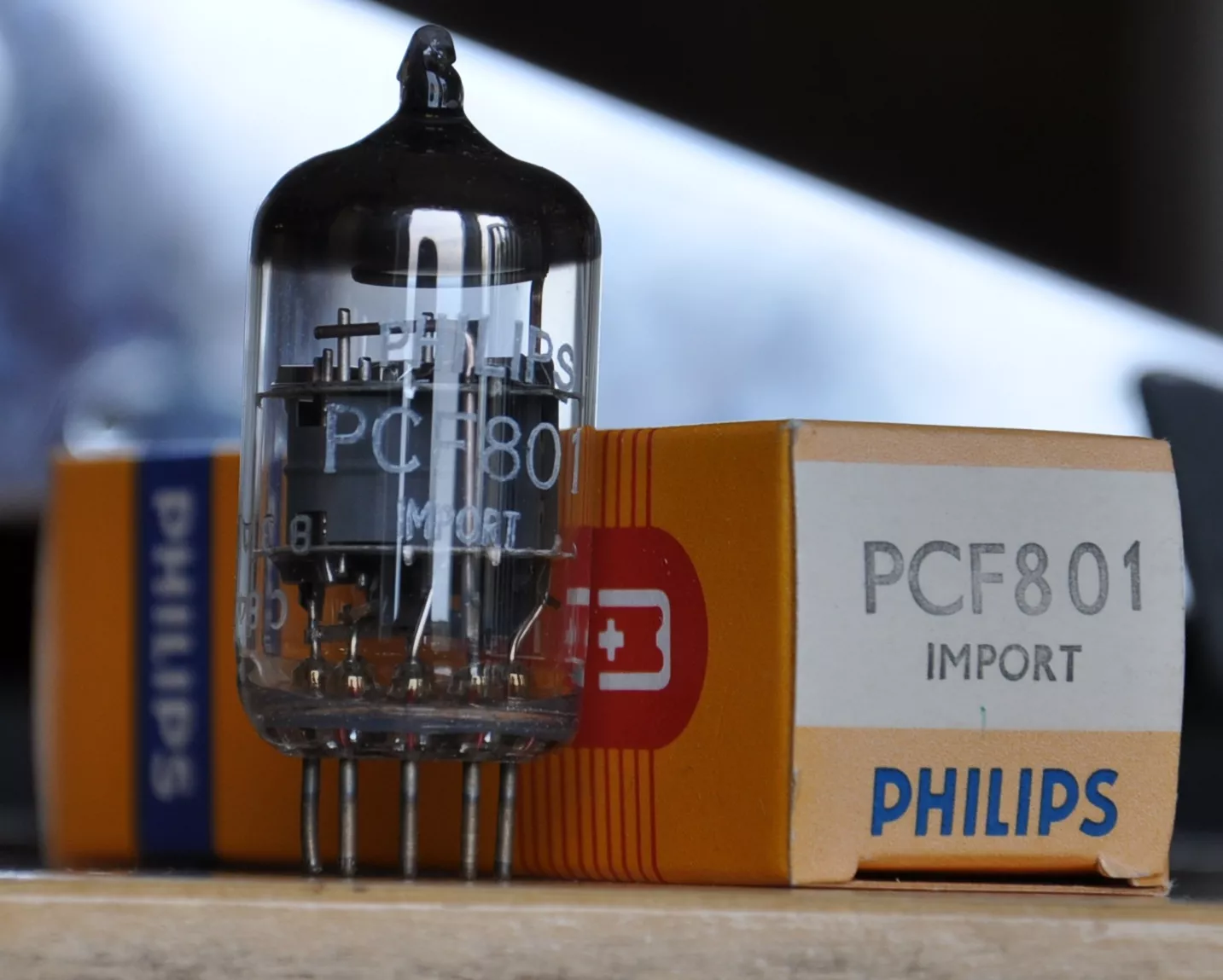 Triode Pentode PCF 801