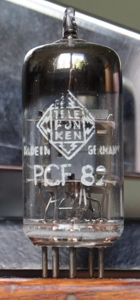 Triode Pentode PCF 82