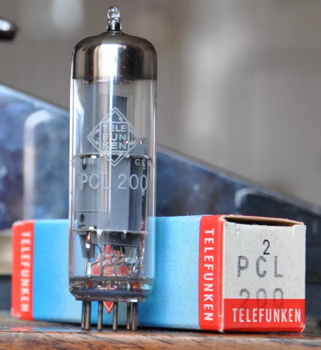 Triode Power pentode PCL 200
