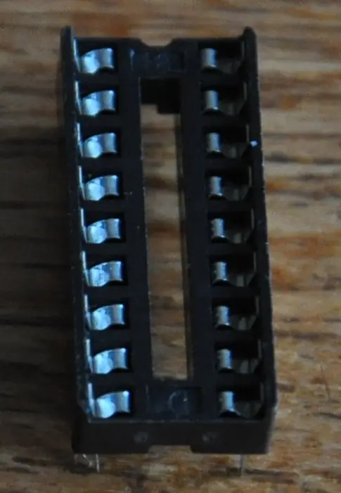 DIL18